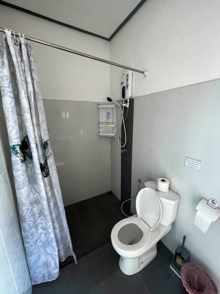 Room + Office Space - Charming Coliving in Koh Samui's Serene Tambon Maret - Gallery - 29