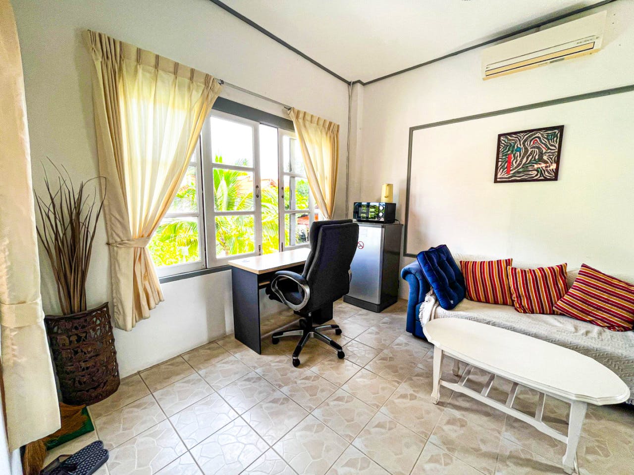Room + Office Space - Charming Coliving in Koh Samui's Serene Tambon Maret - Gallery - 15