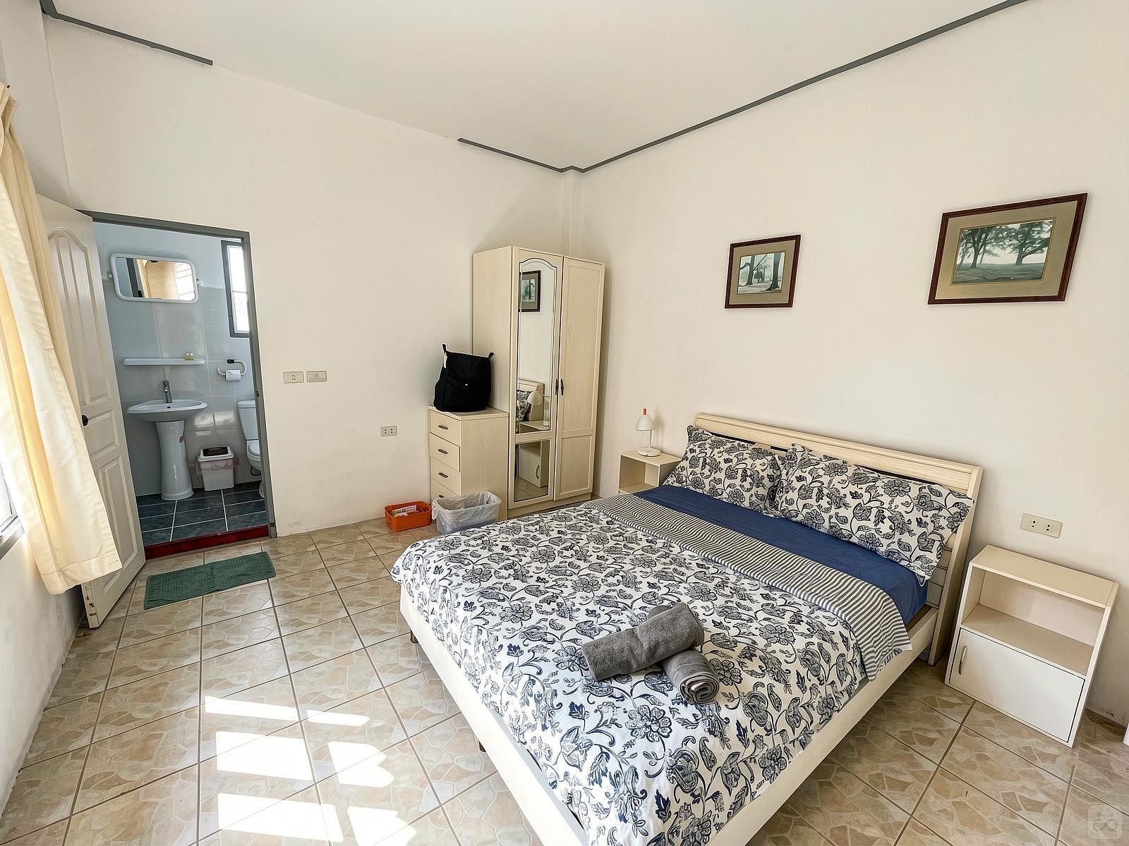 Room + Office Space - Charming Coliving in Koh Samui's Serene Tambon Maret - Gallery - 90