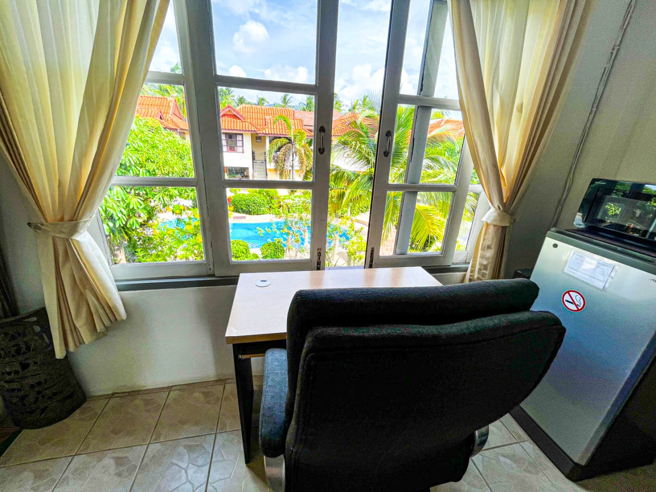  Room + Office Space  -  Charming Coliving in Koh Samui's Serene Tambon Maret  - Gallery -  31