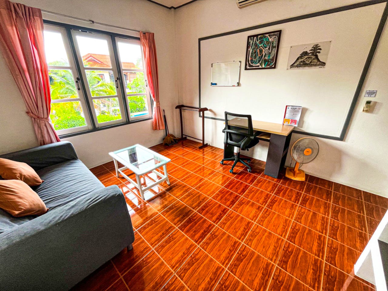  Room + Office Space  -  Charming Coliving in Koh Samui's Serene Tambon Maret  - Gallery -  28