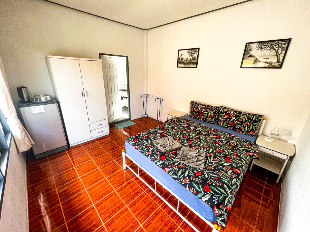  Room + Office Space  -  Charming Coliving in Koh Samui's Serene Tambon Maret  - Gallery -  21