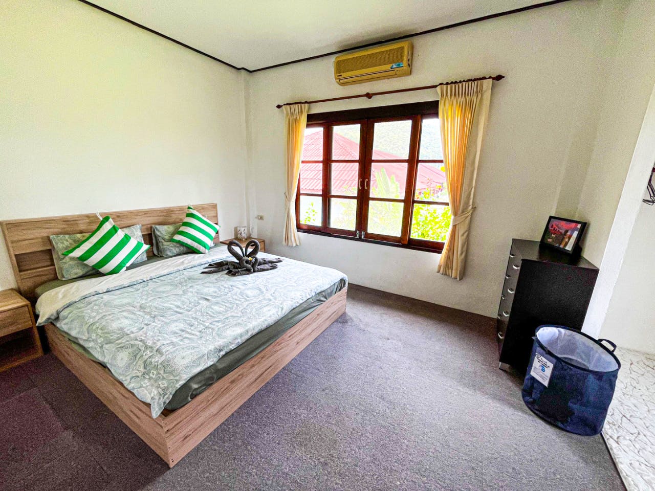 Bed In A 2-Bed Females Only Room - Charming Coliving in Koh Samui's Serene Tambon Maret - Gallery - 2