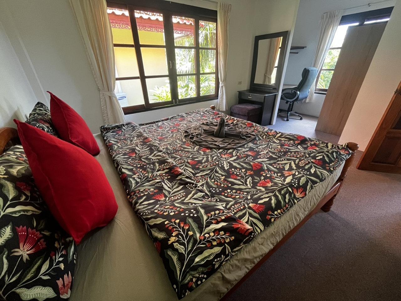 Bed In A 2-Bed Females Only Room  -  Charming Coliving in Koh Samui's Serene Tambon Maret  - Gallery -  30