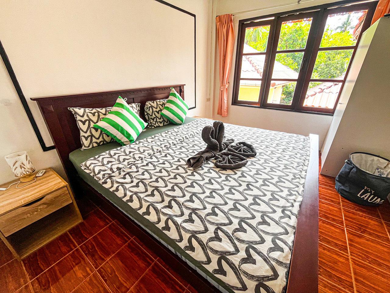 Bed In A 2-Bed Males Only Room - Charming Coliving in Koh Samui's Serene Tambon Maret - Gallery - 36