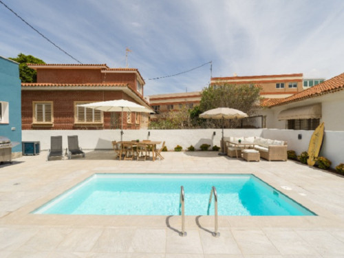 Stunning villa near Pío XII (colegio Teresiano) Bus Stop