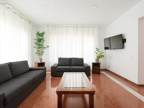 Stunning villa near Pío XII (colegio Teresiano) Bus Stop