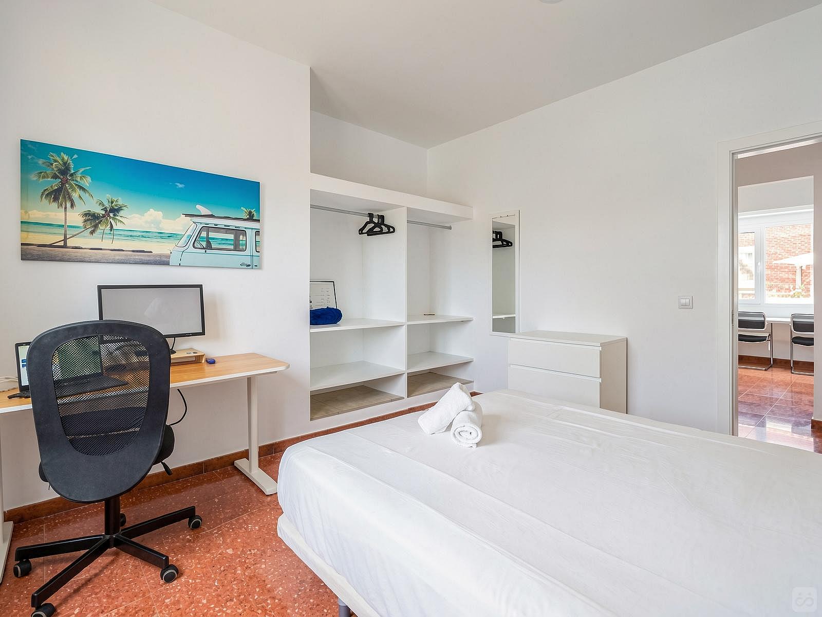 Room I - Stunning villa near Pío XII (colegio Teresiano) Bus Stop - Gallery - 21