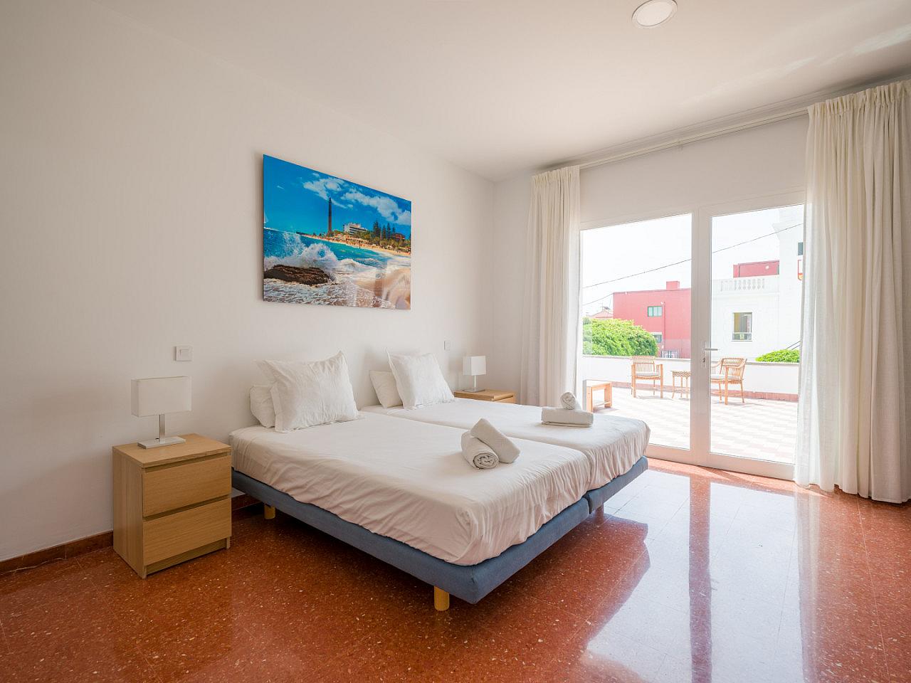 Room II - Stunning villa near Pío XII (colegio Teresiano) Bus Stop - Gallery - 3
