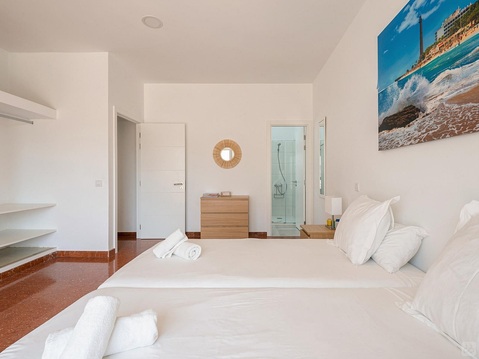 Room II - Stunning villa near Pío XII (colegio Teresiano) Bus Stop - Gallery - 23