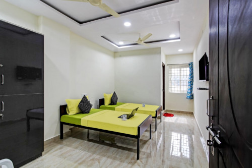 OYO LIFE HYD1231 Madhapur (Males only) - Rooms