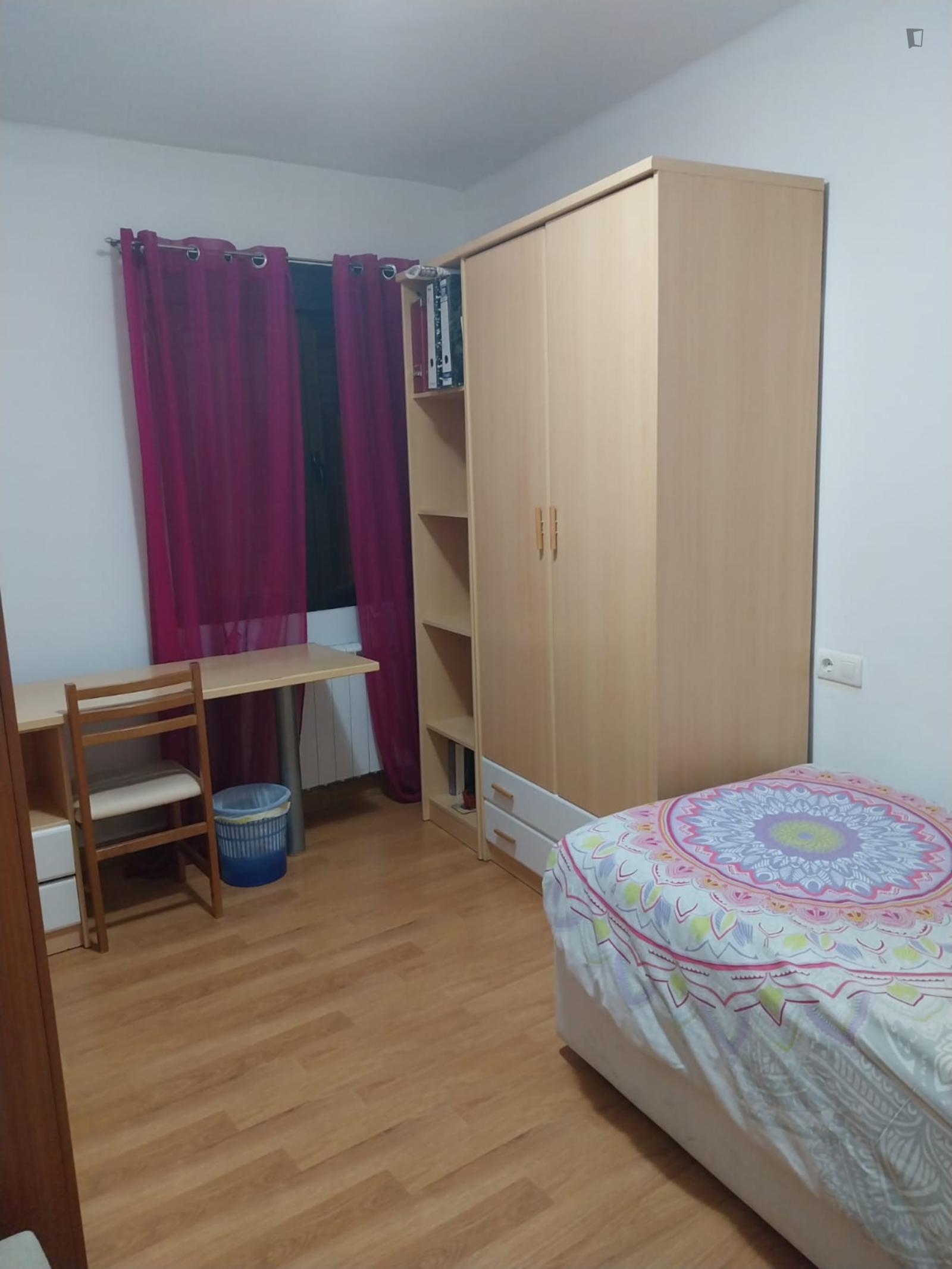 Cozy Single Bedroom Close To Faculty Of Psychology - 1