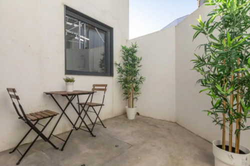 Bright Studio with a terrace close to Baixa de Santo António Park - Gallery - 12
