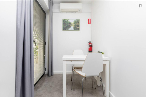 Bright Studio with a terrace close to Baixa de Santo António Park - Gallery - 11