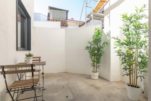 Bright Studio with a terrace close to Baixa de Santo António Park - Gallery - 13