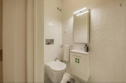 Vintage 1 Bedroom Apartment close to  Infante Dom Pedro Park - Gallery - 7