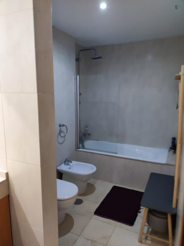 Bright Single Bedroom with a balcony close to Minho University - Gallery - 6