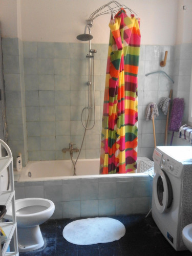 Single Bedroom in a 4 bedroom apartment in Parma