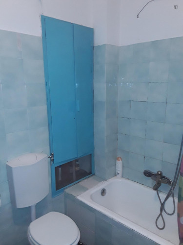 Single Bedroom in a 4 bedroom apartment in Parma - Gallery - 6