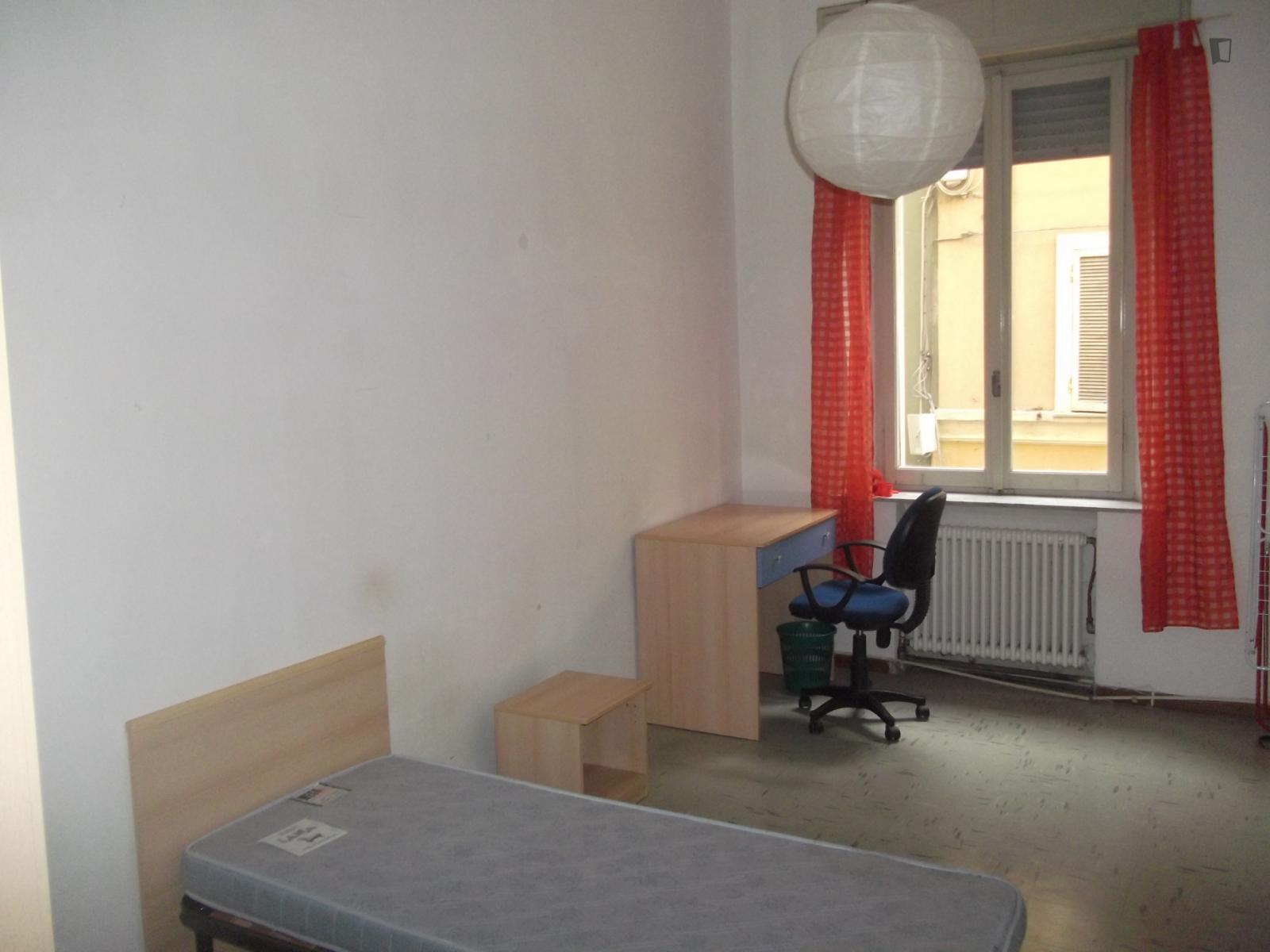  Single Bedroom In A 4 Bedroom Apartment In Parma  -  Single Bedroom in a 4 bedroom apartment in Parma  - Gallery -  1