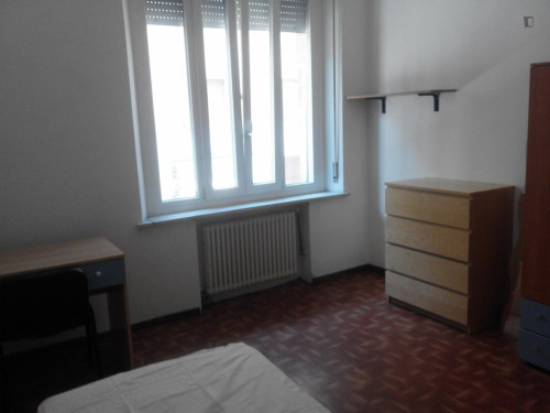 Single Bedroom in a 4 bedroom apartment in Parma