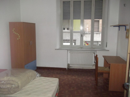 Single Bedroom in a 4 bedroom apartment in Parma - Gallery - 6