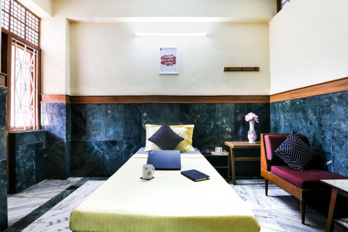 OYO LIFE CHN1112 LIC Metro Stn - Rooms