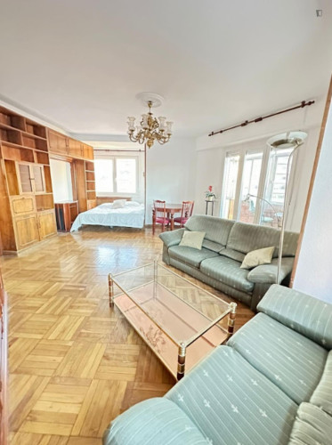 Big double bedroom near Parque Campo Grande