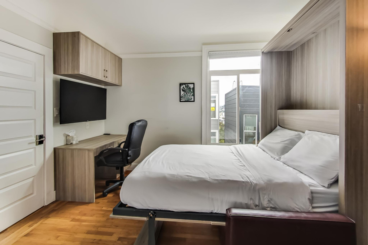 Room 3 - New 2020 Rebuild w/ Shared Patio + Yard - Gallery - 11