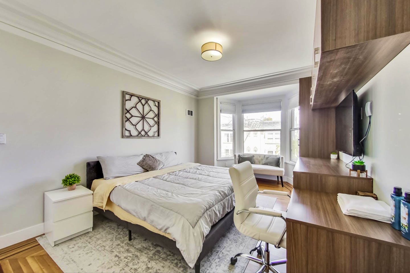  Room 1  -  New 2020 Rebuild w/ Shared Patio + Yard  - Gallery -  6