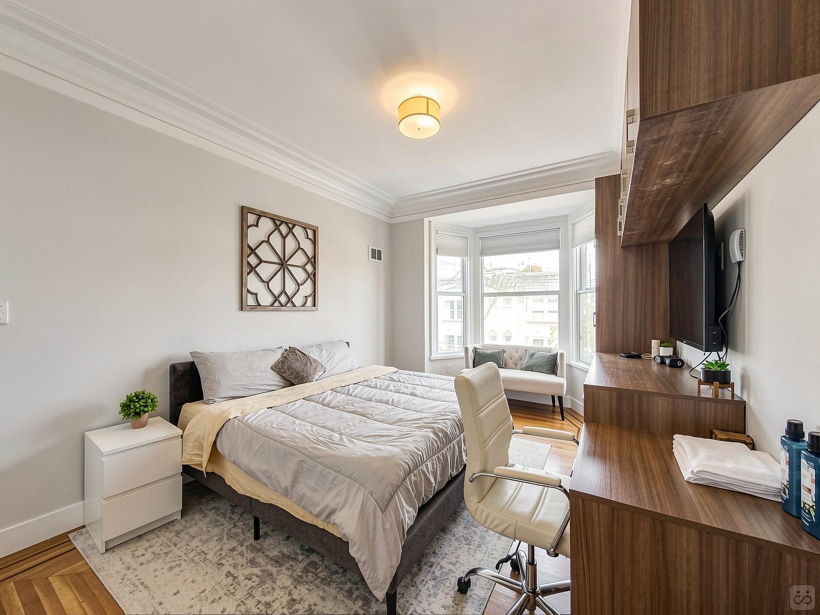 Room 1 - New 2020 Rebuild w/ Shared Patio + Yard - Gallery - 26