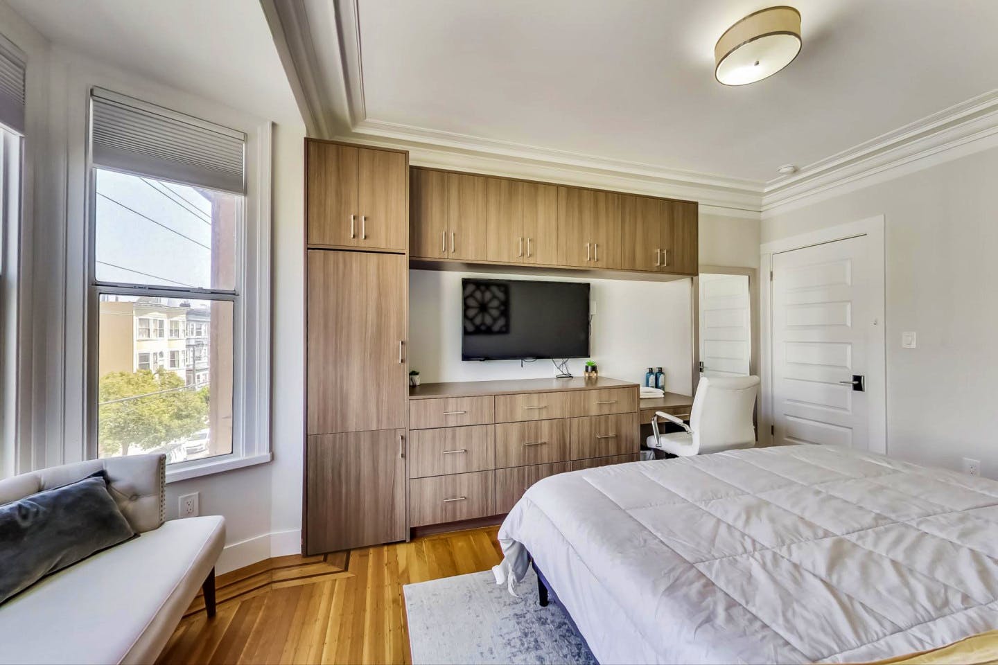  Room 1  -  New 2020 Rebuild w/ Shared Patio + Yard  - Gallery -  3