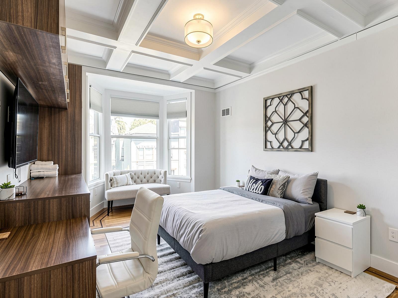 Room 2 - New 2020 Rebuild w/ Shared Patio + Yard - Gallery - 17