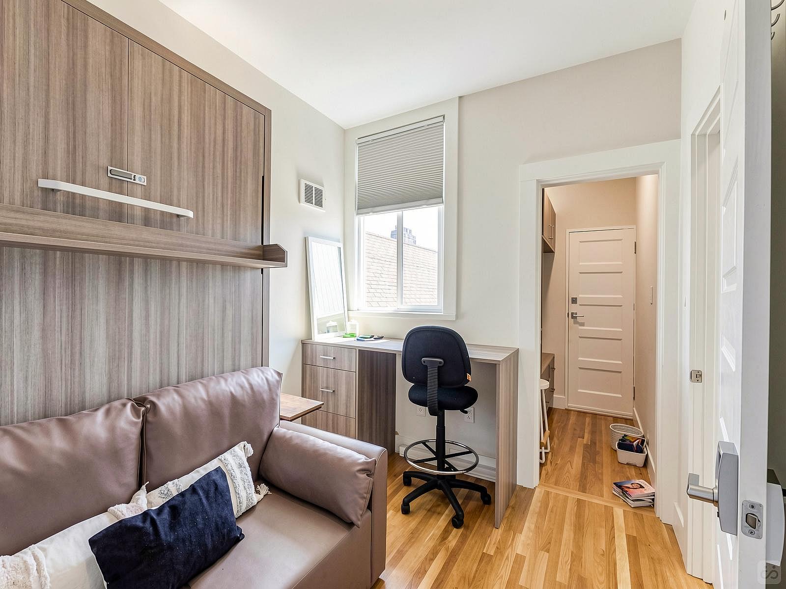 Room 4 - New 2020 Rebuild w/ Shared Patio + Yard - Gallery - 40