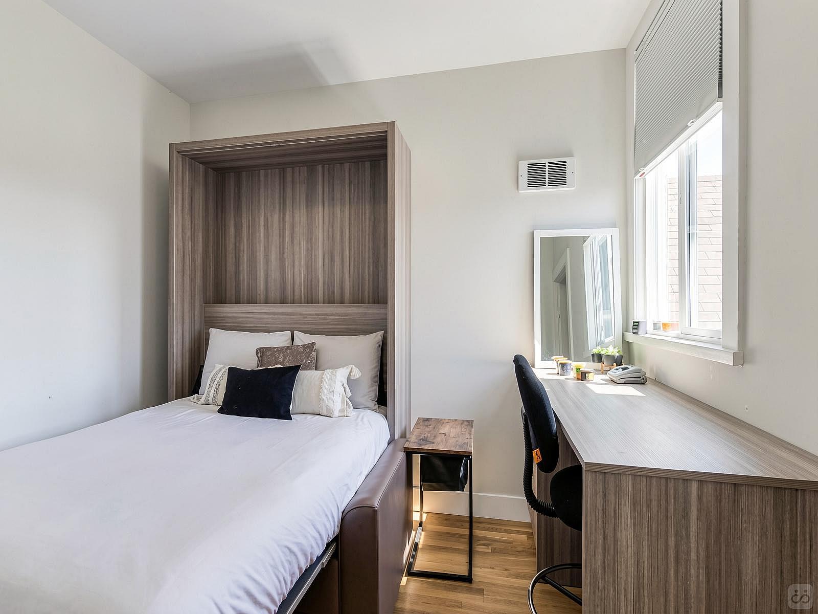  Room 4  -  New 2020 Rebuild w/ Shared Patio + Yard  - Gallery -  37