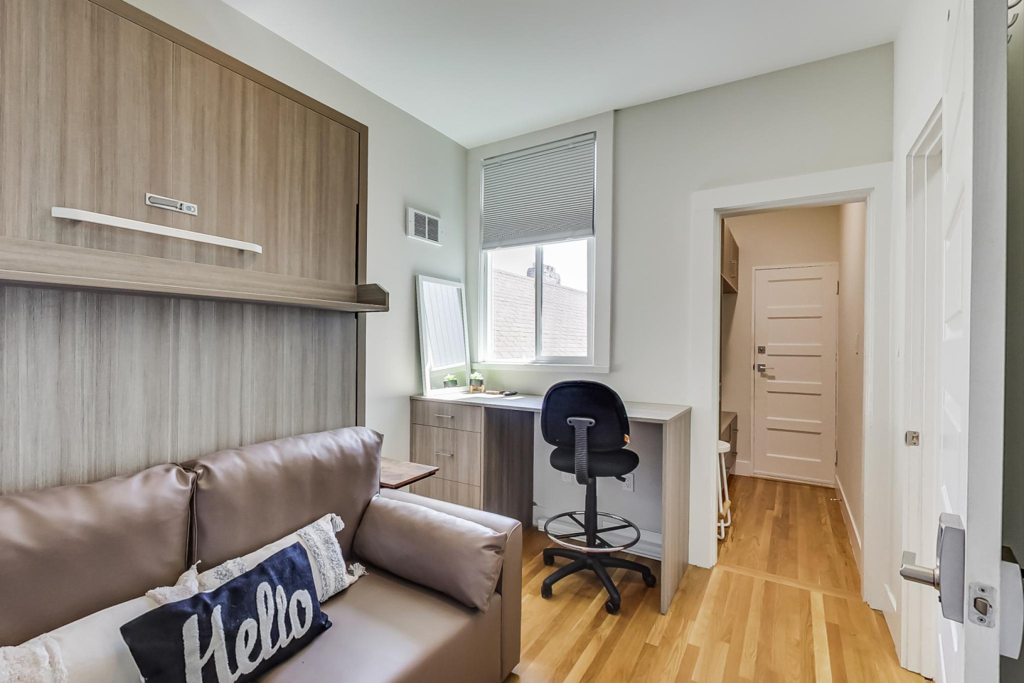 Room 4 - New 2020 Rebuild w/ Shared Patio + Yard - Gallery - 19