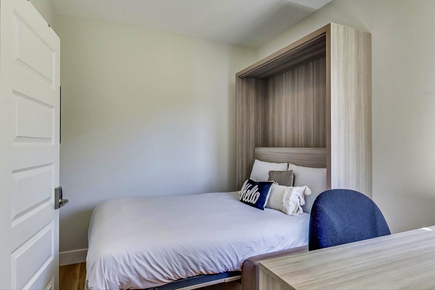  Room 4  -  New 2020 Rebuild w/ Shared Patio + Yard  - Gallery -  11