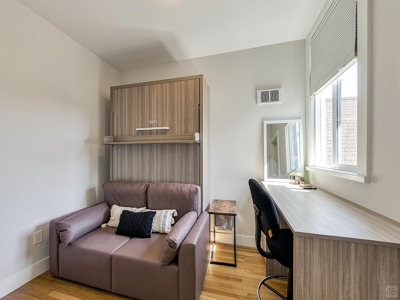  Room 4  -  New 2020 Rebuild w/ Shared Patio + Yard  - Gallery -  36