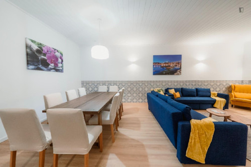 Colourful Twin Bedroom close to Morro Garden