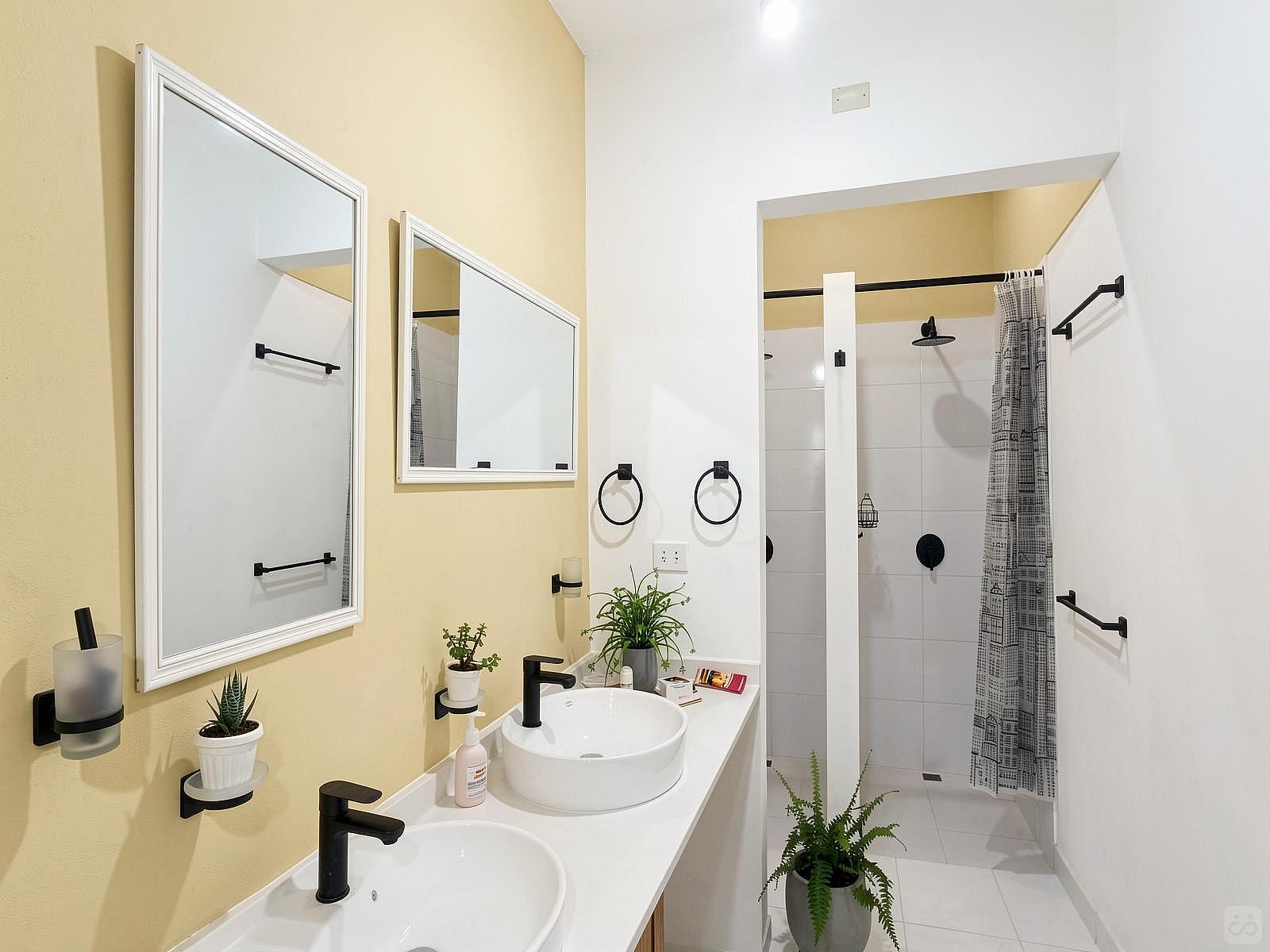 Private Room W/shared Bathroom Women Only - 8