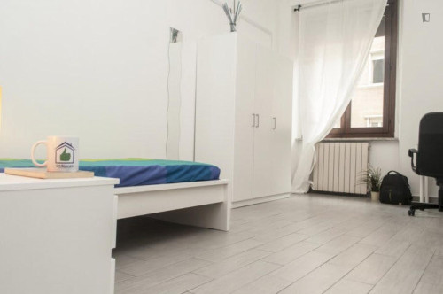 Cosy single bedroom near Clessidra park