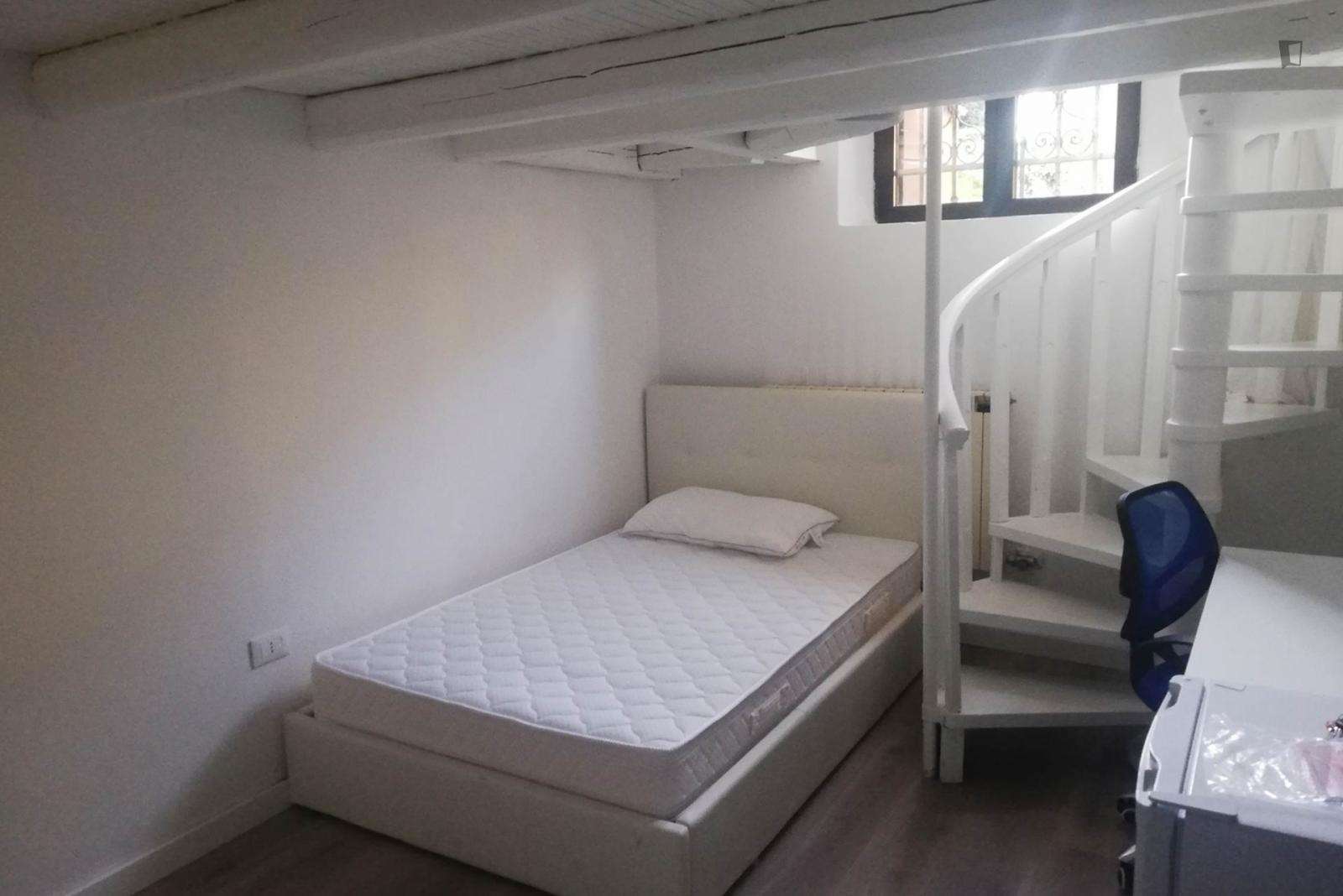  Twin Bedroom On Two Levels In A 3 Bedroom Apartment In Padua  -  Twin bedroom on two levels in a 3 bedroom apartment in Padua  - Gallery -  1