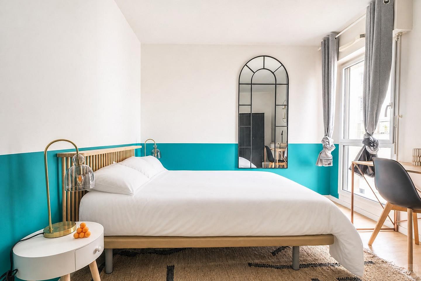 Move Into This Contemporary 12 M² Room - 12