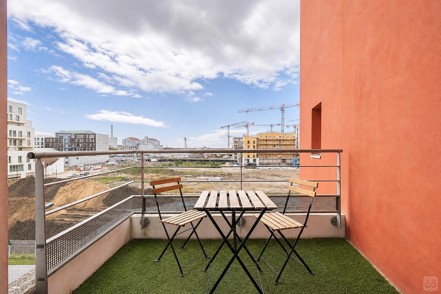 Move Into This Chic 14 M² Room - 12