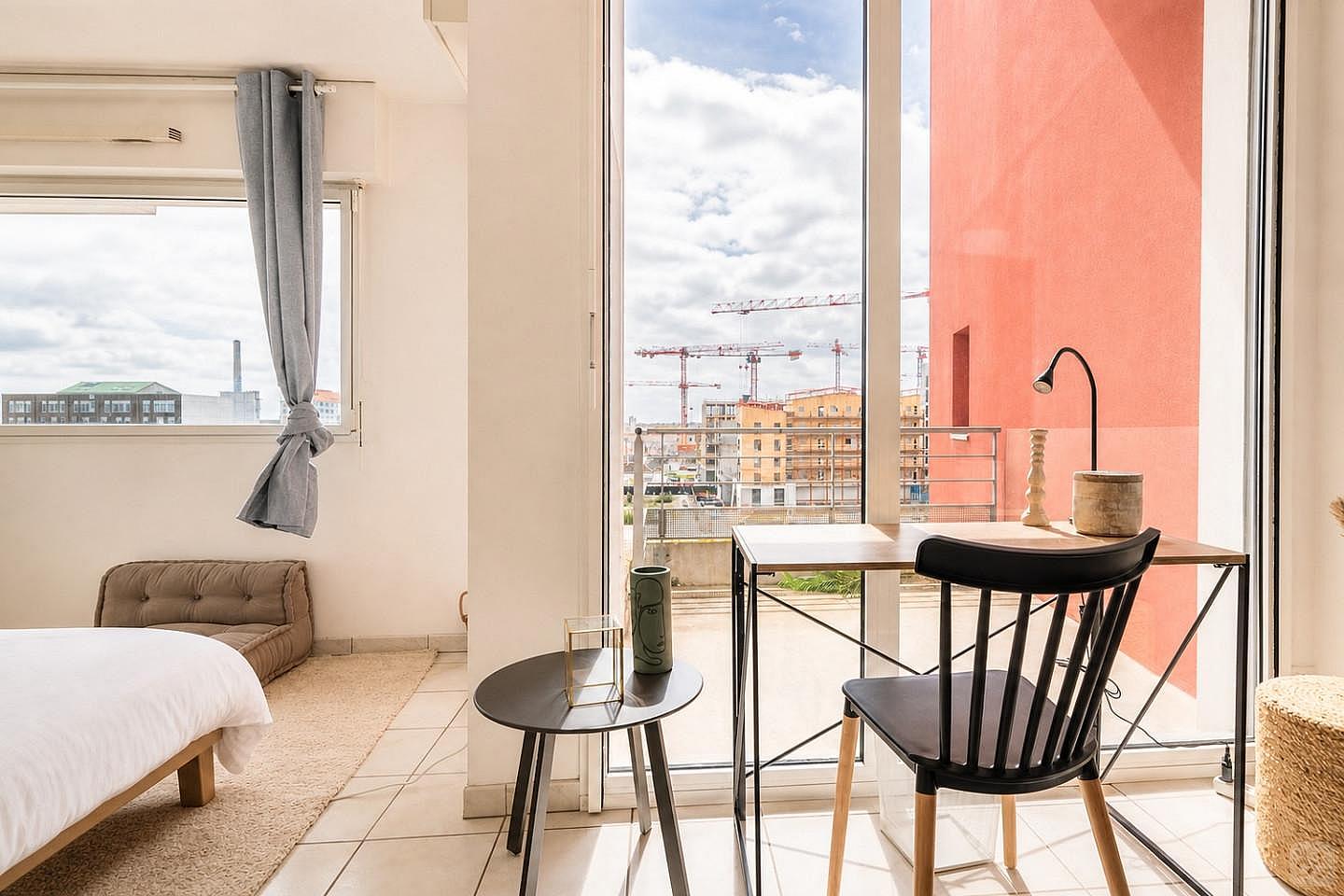 Move Into This Chic 14 M² Room - 14