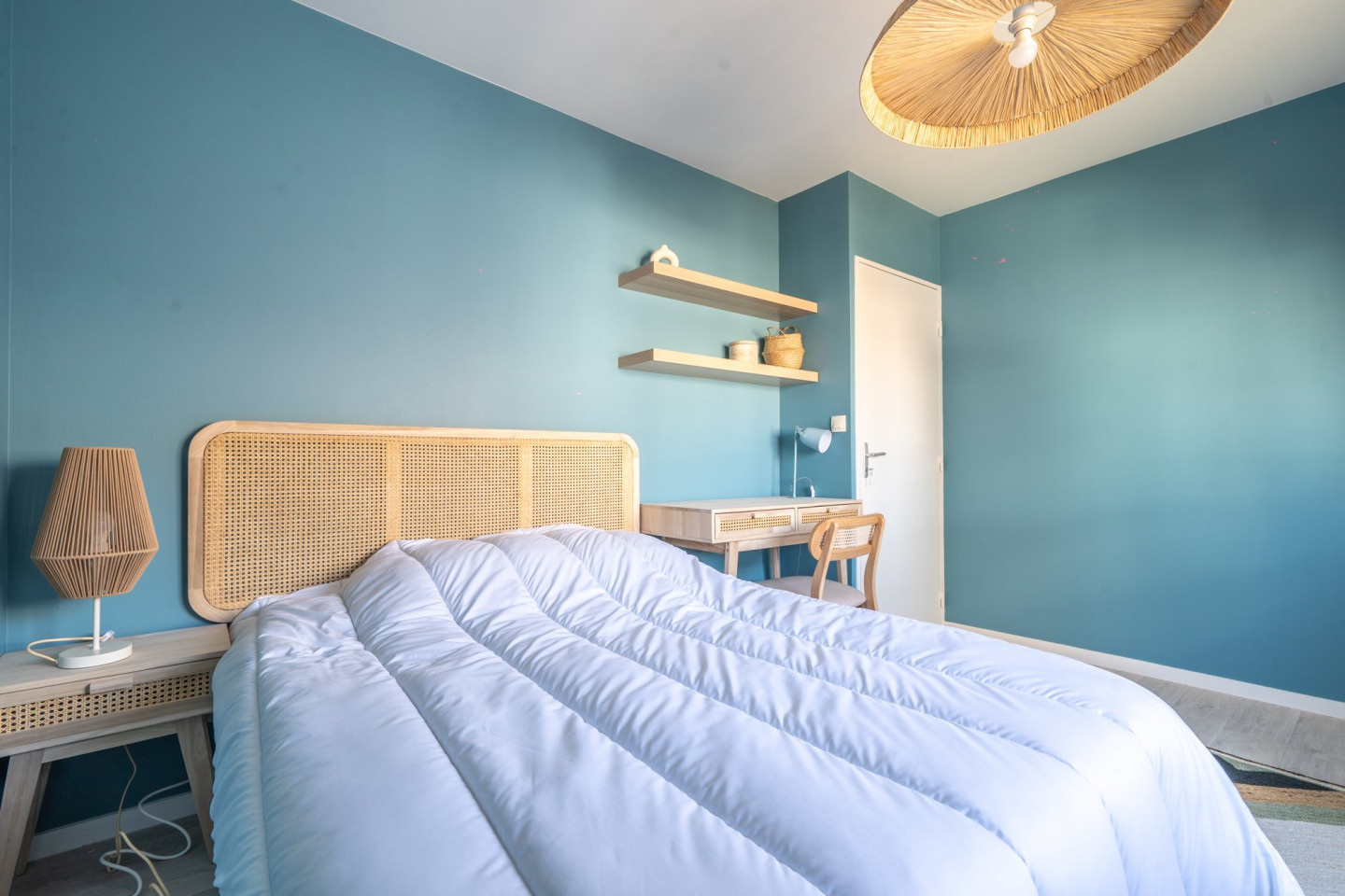 Move Into This Softly Styled 12 M² Room - 7