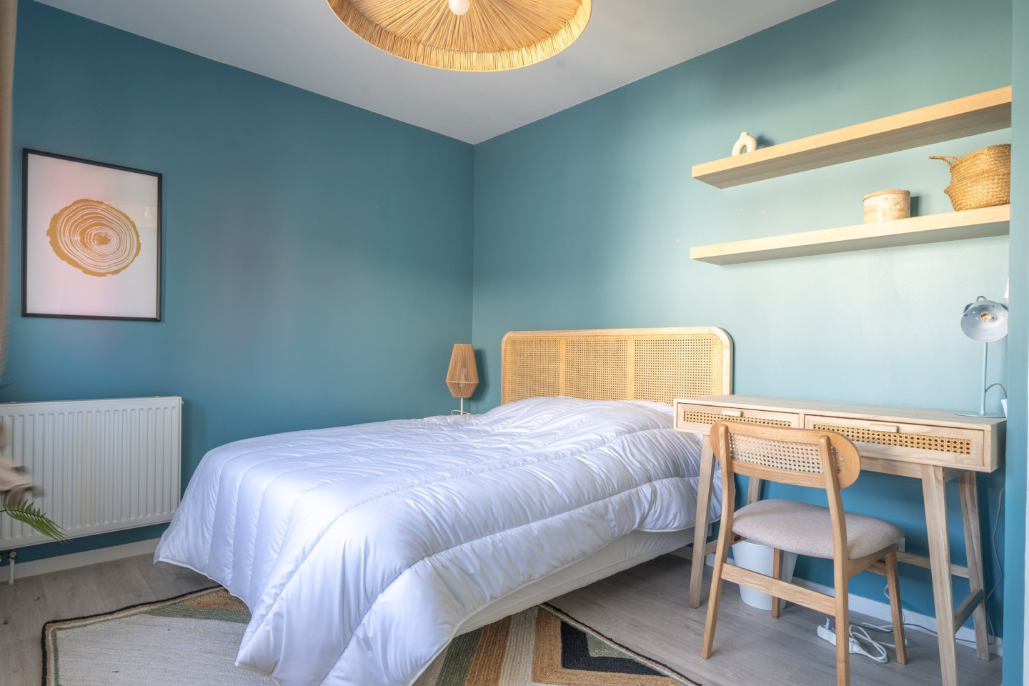 Move Into This Softly Styled 12 M² Room - 8