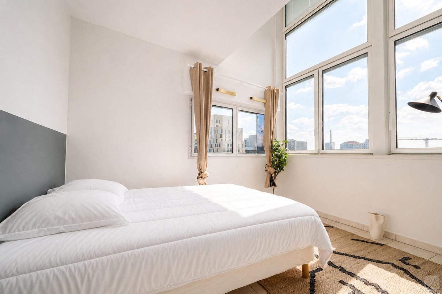 Move Into This Large 15 M² Room - 4