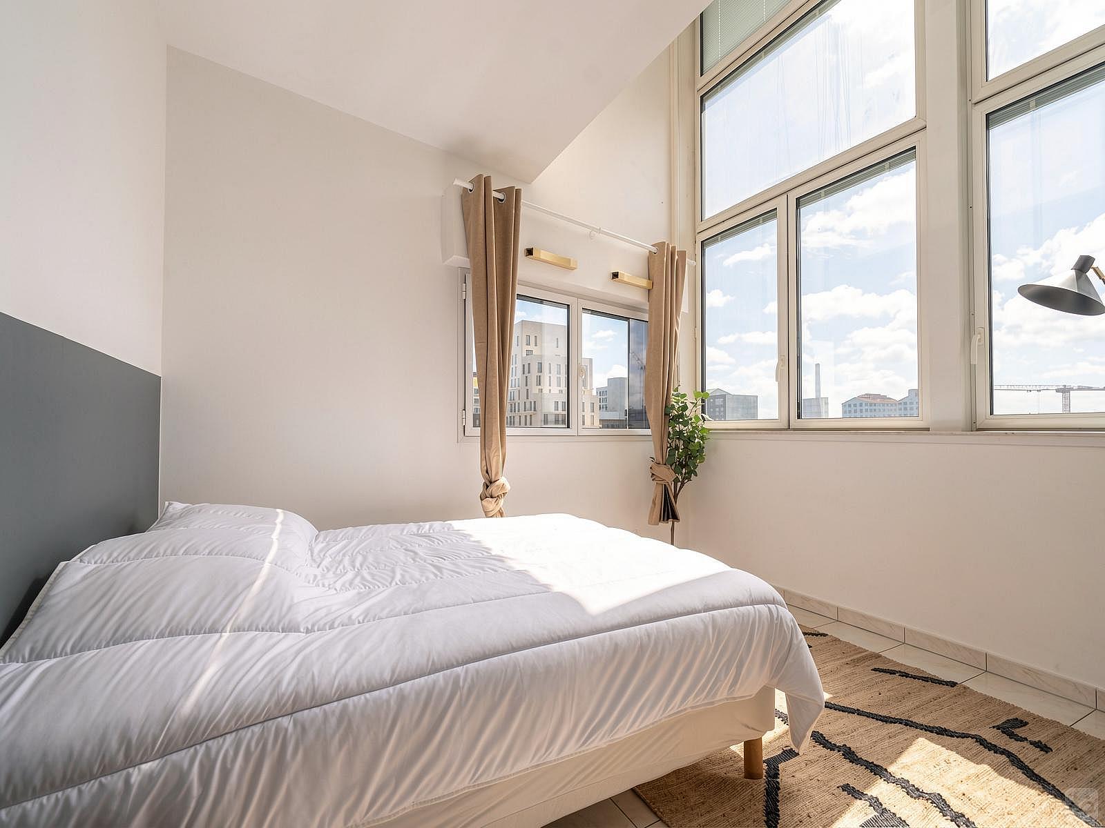 Move Into This Large 15 M² Room - 8