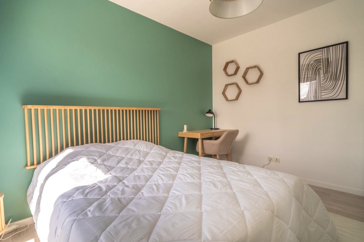 Move Into This Minimalist 12 M² Room For Rent - 17